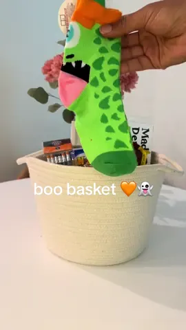 when halloween is your least favorite holiday but you’re a mom #boobasketforkids #halloween #boobasket 🧡🎃👻