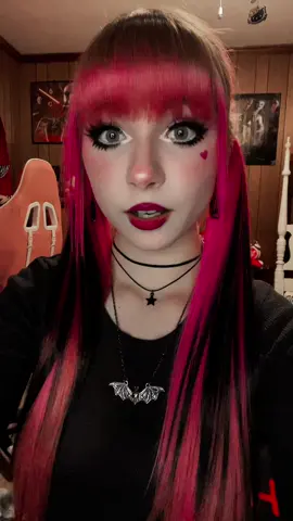 Wanna be yoir victim 🤩🩷 #fyp #foryou #halloween #monsterhigh #draculaura #draculauracosplay #blowthisup 