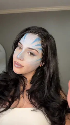 turning myself into an avatar 💙🩵 this was so fun #halloween2023 #avatar #avatarmakeup #easyhalloweenmakeup #lastminutehalloweencostumes #halloweenmakeuptutorial #avatarmakeuptutorial #makeuptok #fyp