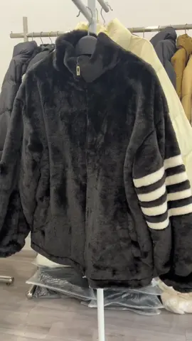 Áo lông thom chuẩn hàng QC tag vải Thom sau cổ áo siêu xịn đủ size tùe gày tới béo 😘😘😘 nói k với hàng 2 xích nha các b iu #fashion #aolongtho #aokhoaclong #aolong #aokhoacnam #aokhoacnu #aoboypho #aogirlpho 