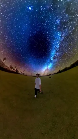 見渡す限り満点の星空！😳 使用カメラ:insta360 X3 見えない自撮り棒を使って360度撮影して後から画角を選択。 Insta360のアプリのAI編集でめちゃくちゃ簡単に空を変えることができて驚き！ #PR #insta360 #insta360x3 #動画編集 #映像で遊ぼう 