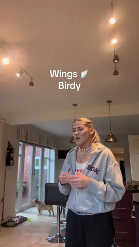 Kitchen singing sessions 👩🏼‍🎤🎤 #wings #wingscover #birdy #singer #singing #cover #kitchen #foryoupage #fyp #trending 