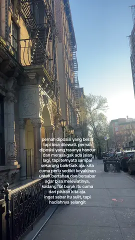 pernah diposisi yang berat tapi bisa dilewati. pernah diposisi yang rasanya hancur dan merasa gak ada jalan lagi, tapi ternyata sampai sekarang baik baik aja. kita cuma perlu sedikit keyakinan untuk bertahan dan bersabar agar bisa melewatinya, kadang hal buruk itu cuma dari pikiran kita aja. ingat sabar itu sulit, tapi hadiahnya selangit #motivasihidup #katabijak #katakatamutiara #hancur #bertahan #sabar #tabah #quotes 