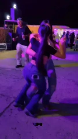 The dance is called huapango 🥵 ib:@leo // #velocity #edit #videostar #foryou #velocityedit #xyzbca #videostarpro #vspro #vspedit #huapango #huapangodance 
