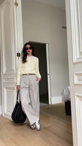 Ce look yey or ney 🤍 #fitofthedayinspo #outfitcheck #oldmoneystyle #oldmoneyaesthetic #foryoupage #fyp #parisianstyle #classyoutfits #femininenergy 
