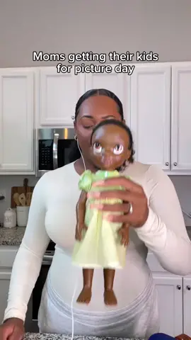 All that for a lil ponytail  #asmrsounds #asmr #momsbelike #childhood #pictureday