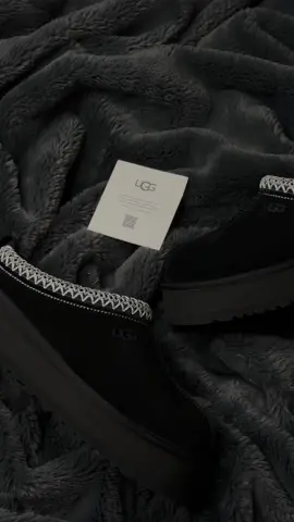 UGGs Season🪄🪩🖤 •Black Tazz Slippers @ss_clothingro on ig #sneakerhead #romania #fyp #fyp #sale #trending #autumnfashion #ugg #uggtazzplatform #uggtazz #instagram #newpair #sneakernews 