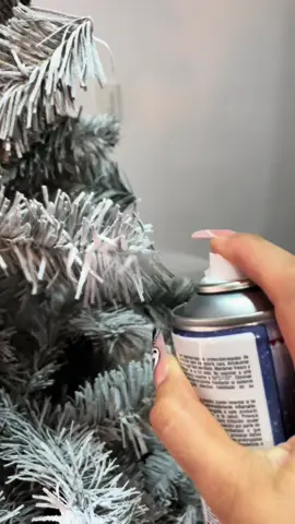 ❄️Arbol nevado en 5 minutos! #viral #fypシ #greenscree #viraltiktok #parati #navidad2023 #comprasnavideñas #navidaddollarcity2023 #spraydenieve #arbolnevado 
