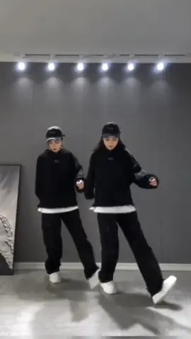 魔性点脚舞 hiphop #dance #cute #chinesegirls #trending #tiktokdance #hottiktok #trendtiktok #xuhuong2023 #trendtiktok2023 #s_d_s #remix #dj #hiphop 