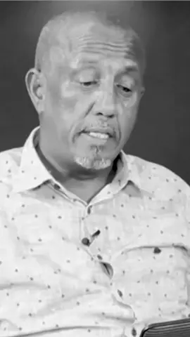 Abwaan Cali Seenyo oo gabay ka tiriyey foolxumada dagaalka sokeeyuhu leeyahay. #somalitiktok 