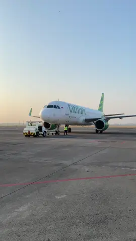 Bagian 77 || Awal bulan semangat baru #novemberdamai #anakpenerbangan✈️✈️ #sekolahpenerbangan #bandarajuandasurabaya #fypage #masukberanda #xyzabc 