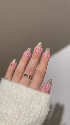 ✨🪩🎄 'tis the season to shine and sparkle. Holiday nails paired with festive Effy Jewelry from @Saks OFF 5TH for that extra festive magic! _____ #ad #SaksOFF5TH #EFFY #jewelry #christmasnails #glitternails #nailart #sparklynails #nailinspo 