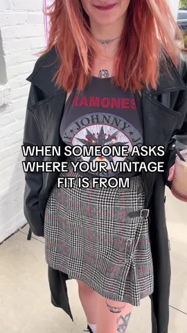 Like PLS let me tell you!! #vintageshopping #vintagefashion #thriftfinds #vintageclothes #nashvilletn 