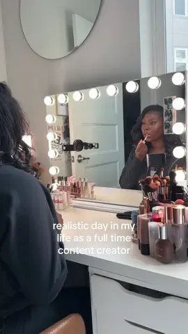 This was a very productive day in my life & the pictures came out so good! Make sure to head to the gram too see how they came out! #dayinmylife #fulltimecontentcreator #contentday #batchshootcontent #contentcreator #beautycontentcreator #beautyinfluencer #fallphotoshoot 