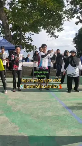 joom kita layan zumba keluarkan peluh#onthisday#sibajuhijau#sibajuhijaustudios#perwariswirabangsa#deltacoytigerpltgp#berfikirbiarbijak#chefsendirimasaksendirimakan#ahsyumpahlah#ahghisau#buatlainjadilainlain#tanyalainjawablainlain 
