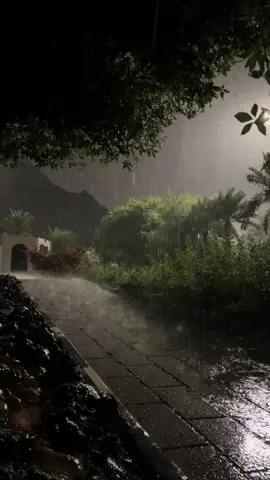 امطار المدينة المنورة ⛈️☔️ مطر و اجواء حلوه #المدينة_المنورة #امطار_المدينة 