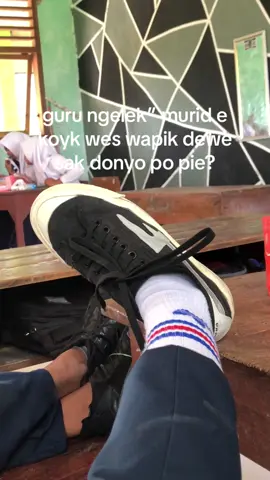 RA ENEK NIATAN NYINDIR GURUNE NAMUNG STANDAR KONTEN!!!  #bahanswmu #guru #jelek #xyzbca #fypシ #storyjowo #foryou #rizqiids 