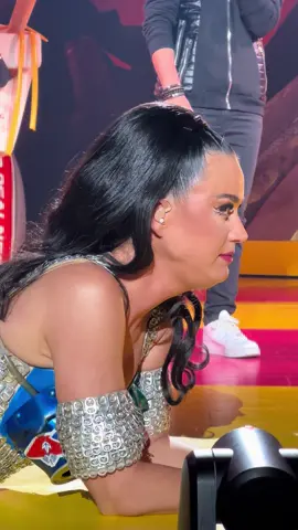 Katy as frog 🐸 She’s the fairest of them all. I love you Katy ❤️ forever your fan ❤️ #katyperry #play #lasvegas #teenagedream @Katy Perry 