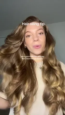 Folllow for more hair tips 🩶 #hairoiling #hairoilingtips #hairoil #hairgrowthoil #scalpoil #scalpoiling #hairoilingtip #howtohairoil #hairoilingroutine #hairoilingtutorial 