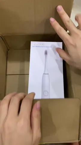 Bàn chải điện làm trắng răng Halio Sonic Whitening Toothbrush Pro #banchaidien #niengrang #Halio 