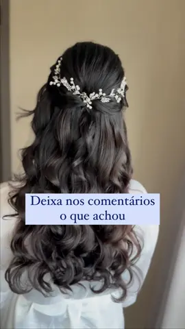 Cabelo escuro e um lindo penteado. #bride #hairstyle #wedding #weddingday 