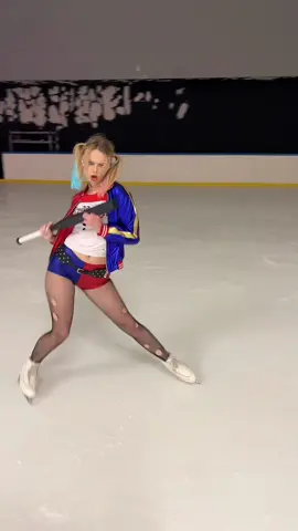 З якого ви міста?😉 #fyp #рекомендації #фігуристка #figureskating #україночка 