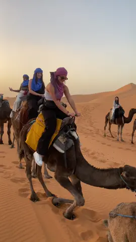 Why does no one tell you about getting off the camel #morocco #desert 