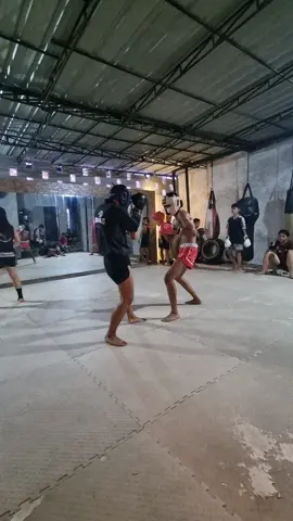 #fyp #boxing🥊 #boxingtraining #boxingbandung #muaythaibandung #byoncombat #byoncombatshowbiz #serunyaboxing 