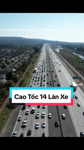 Đường vành đai 4 thiết kế 14 làn xe lớn nhất Hà Nội với tổng mức đầu tư gần 86.000 tỷ dài  gần 113km dự kiến thông xe vào năm 2027. Bạn có mong con đường này sớm hoàn thiện và được đi trên con đường rộng đẹp nhất thủ đô? Cao tốc Los Angeles 🇺🇸 #china #travel #roadtrip #america #losangeles #hightway #highway 