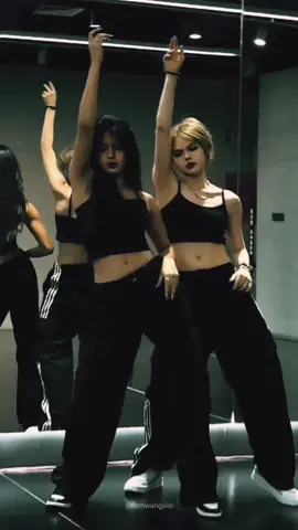 Fernwang XiXi #fyp #dance #trend #idphantomg #viral #trending #tiktokdancevn #flex #xuhuong #blackpink #lisa #tramanh #quynhnga #rosé #fylシ #halong #ciin #schannel #theanh28 #xotit #김체리 #원픽이엔티 #fernwang #xixi #fernwangxixi 