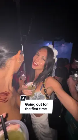 No one tells you how good the feeling of going out for the first time with your new nose is. 🥹 The party was average, but I had the time of my life! ✨ 4 weeks post-op ✨ #postop #postopsurgery #recovery #rihnoplasty #nosejob #nosesurgery #nosejobcheck #begoreandafter #nosejobreveal 