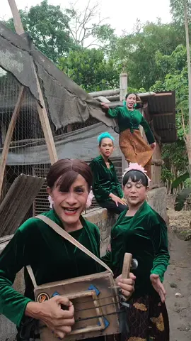 goyang hehehe  #timbetot  #teambetot  #wariajogja  #jogja  #jogjakarta  #gudegjogja #fyp  #fypシ  #fypシ゚viral 