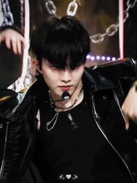 can't wait to see the bad boy look from him again 😮🫵🏻 #Q #changmin #theboyz 
