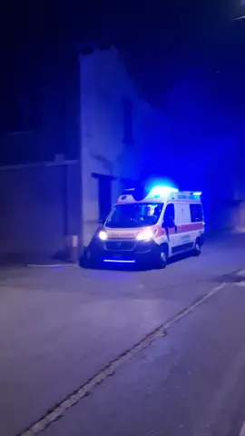 Blue light 🔵 #emergency#ambulance#rescue #bluelight#night#ambulanza #viral#perte 