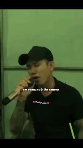 em đang ngồi ăn khuya cùng ai ở bên kia đường#xuhuongtiktok #cube #nhạcche #nhacchecube 