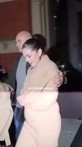 Selena last night 🥹  #selenagomez #newyork #paparazzi #thehollywoodfix #fyp #viral 