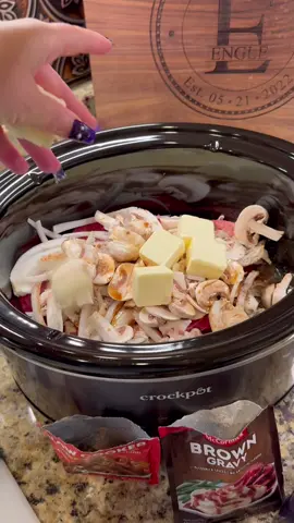 Something a little different today! 🤤 #mississippipotroast #cookingvideo #yummy #souterncomfort #homemadegravy 