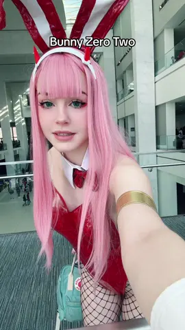 Ahhhhhm #zerotwo #youmacon #fypシ #zerotwocosplay #darlinginthefranxx #foryou #trending #aesthetic #cosplay 