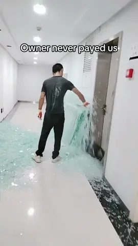 Why they keep doing this to me?! 😭😩 #deanobballin #glass #shatteredglass #asmr #relatable 