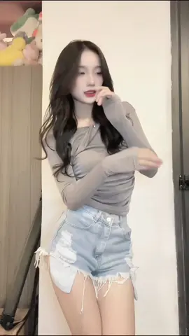 Bả quậy nữa  Dc:@Chiếc Bảnk • Đào Lê Nyk #lunyentertainment #Karik #MoiNguoiKeTiep #tiktokgiaitri #nhachaymoingay #soundofvietnam 