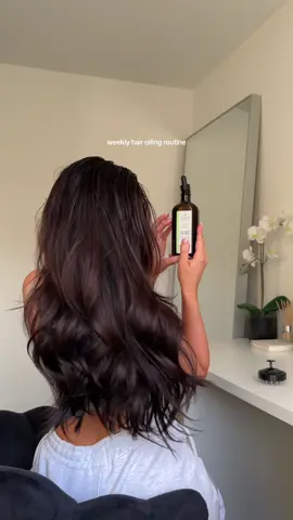 this is your sign to start taking care of your hair! 🧖🏽‍♀️ #rosemaryoil #rosemaryoilforhairgrowth #naturespell #haircareroutine 