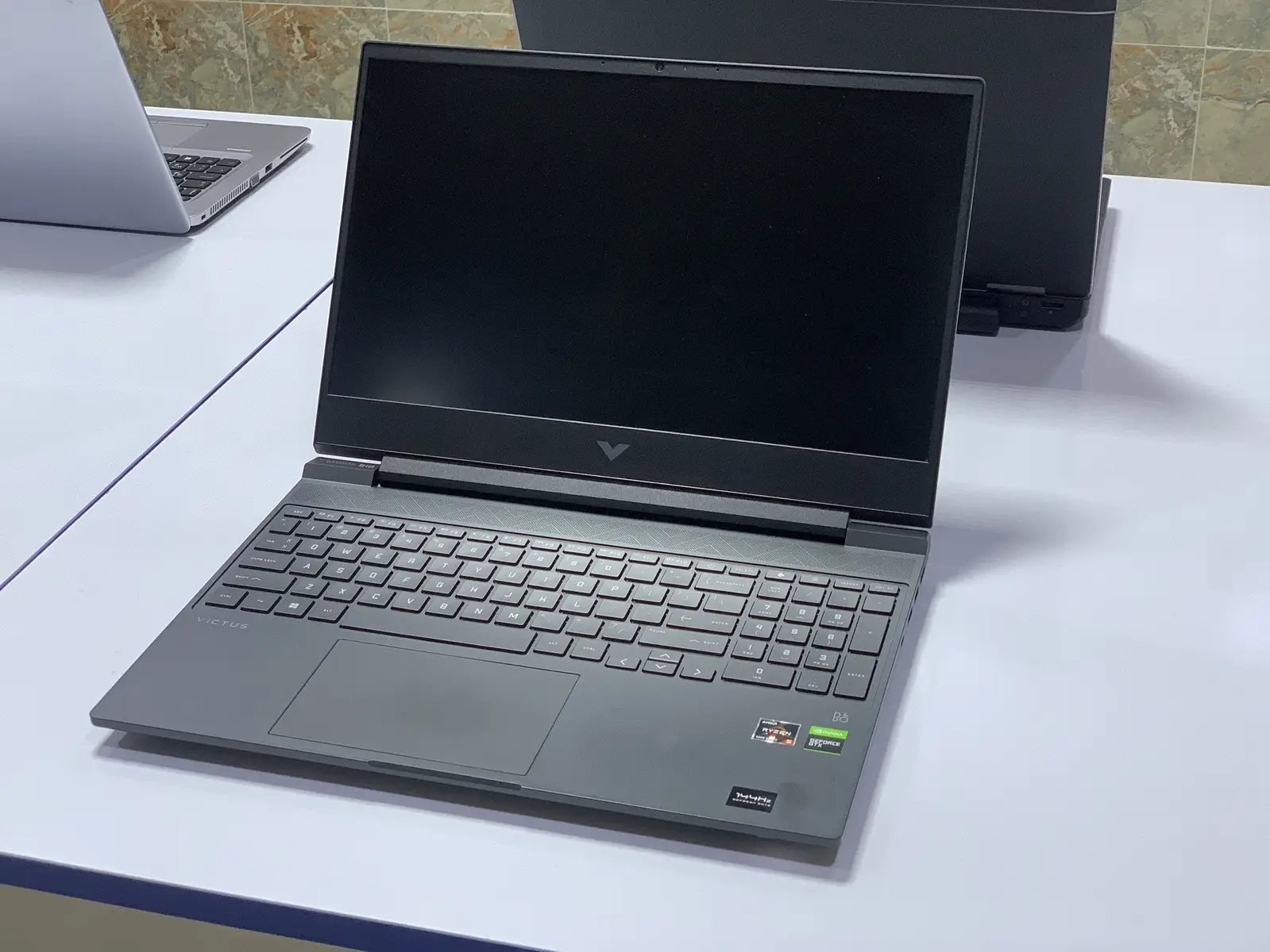 حاسبه hp victus رايزن 5 جيل 12 رام 16GB هارد SSD512 كارت شاشه GTX 4G وندوز 11 اصلي السعر مليون دينار عراقي مع هديه جنطه وموس وكيبورد وتوصيل مجانا الى جميع انحاء العراق مكتب التراث للحاسبات والبرمجيات العنوان كربلاء حي الاطباء مقابل دفاع المدني لحي السلام