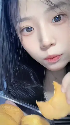Thủy tinh thì dễ vỡ Còn em thì dễ thương😘#nghiengaitrung #ngamgaixinh #gáixinh #xinhdep #nhactrend #nhachay #chinesegirl #cutegirl😘 #gáixinhtiktok #xuhuong2023 #gáixinhtrungquốc #douyin抖音 #douyin_china #fyp #xuhuong #xh 