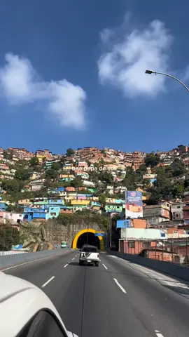 #venezolanosenmiami🇻🇪 #venezolanos #venezolanosenespaña🇻🇪🇪🇸 #venezolanosenchile #caracasenel2000 #venezolanosenelmundo CREDITOS @OMM 