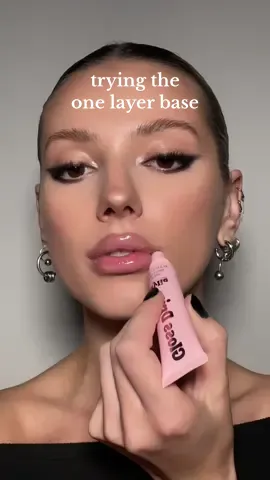 one layer base @SHISEIDO synchro skin concealer, @makeupbymario contour stick, @NARS Cosmetics afterglow blush, @Kosas foundation #makeup #beauty 