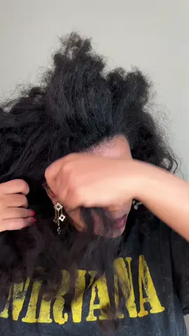 Last minute hairstyle on old curls ✨ #hairstylesideas #4ahair #balckgirlhairstyles #haircare101 #naturalhairtiktok #curlshack #healthyhaircare 