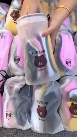 The whole family can wear socks that don’t pill or deform. The fabric is soft and comfortable #好物Shar #Whoever wears them will look better.