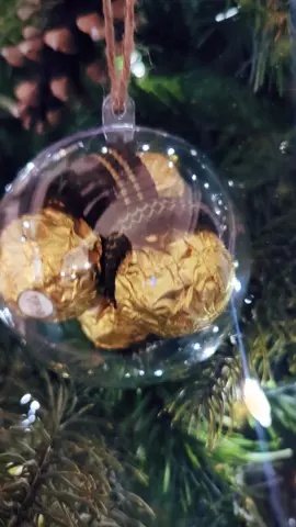 Amazon finds, for Christmas DIY 💡🎄 🔗 Link in my IG bio! Clear fillable plastic ornaments, you just have to fill them up with whatever you want! Your imagination is the limit... And the size of the ball 😏 3.15