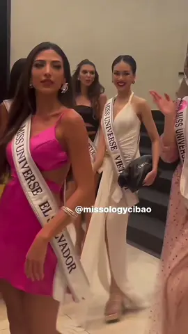 Outfit ngày thứ 5 của Hoa tại El Salvador , sang trọng thanh lịch quá 😍 #buiquynhhoa #missuniversevietnam #missuniverse #glamourbeauties #hoahau #xuhuong #xuhuongtiktok #theanh28 