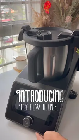 🔥 Unboxing New arrival Russell Taylors iMix Smart Cooker Automatic Cooking Robot i5 🔥  . Guys ! Finally Russell Taylors mampu keluarkan produk igauan surirumah dengan harga mampu milik. ya seriuss memang harga mampu milik ! 😍😍😍 . Apa yang istimewanya ? ✅ 2 Years warranty with sirim certified ✅ Ada 8 fungsi utama 🌷Chopper / Blender / Grinder / Juicer / Meat Mincer / Ice crusher 🌷Fry/  rice cooker/ kettle / vegetable washer 🌷Electronic scale/ Baking mixer & whisk / bread maker/ Dough kneader 🌷 Slow cooker / Steamer / Soup maker / Sauce maker / Baby Food Maker ✅ Boleh masak 2-3 layers serentak. Bagi sekali 2 set steam basket ✅ ada +100 resepi boleh dicuba. Sentiasa kena update supaya dapat resepi2 yang terbaru ✅ Untuk bakers dan yang tak pandai bakery pon boleh uli dough confirm jadi & boleh juga guna sebagai alat penimbang  . 🛒 Berminat boleh kat bag kuning sekarang 🔥 #RussellTaylors #iMixSmartCooker #thermomix #thermomixtm6 #thermomixmalaysia #thermomixmurah #steamermurah #steamer #breadmaker #juicer #babyfoodmaker #chopper #blender #doughkneader #racuntiktok #barangviral #shoppee #smartcooker #smartcookermurah #tm6 #tm6malaysia #tm6recipes #hadiahanniversary #anniversarygift #birthdaygifts #giftforwife #giftforwifey #giftforwife😘